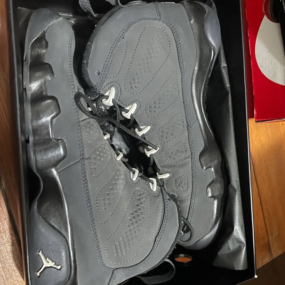 Anthracite 9s